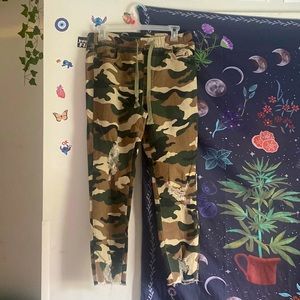 women’s capris camouflage pants (depending on height), never worn